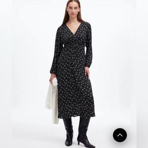 Madewell Ruched Midi Dress in Black Ditzy Floral EUC